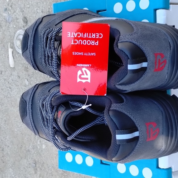 Work shoes - Picture 2 of 4